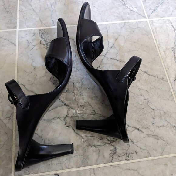 Salvador Ferragamo Black Leather heel Sandals Sz 10B Like new - Picture 5 of 13